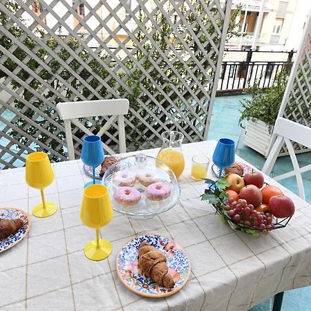 Izzhome Holiday Terrace Каляри Екстериор снимка