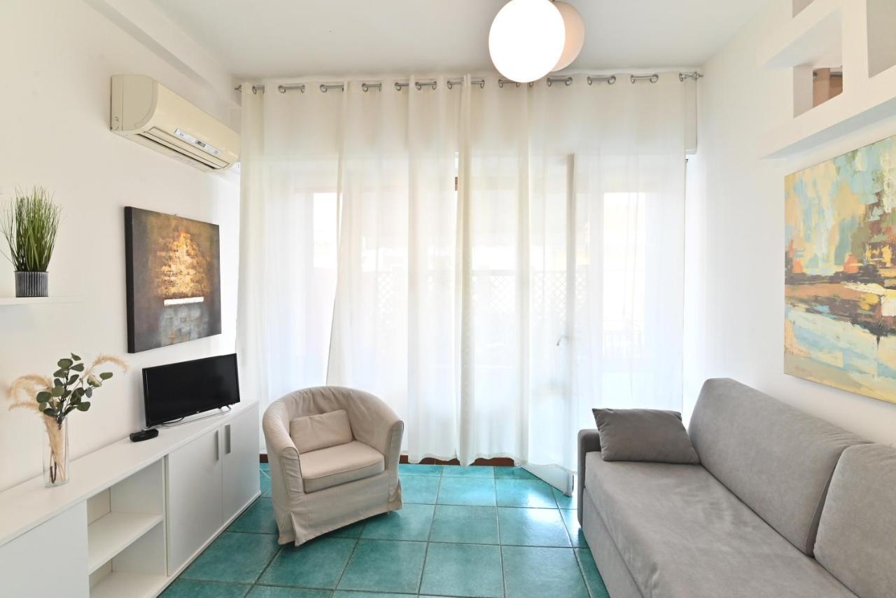 Izzhome Holiday Terrace Каляри Екстериор снимка