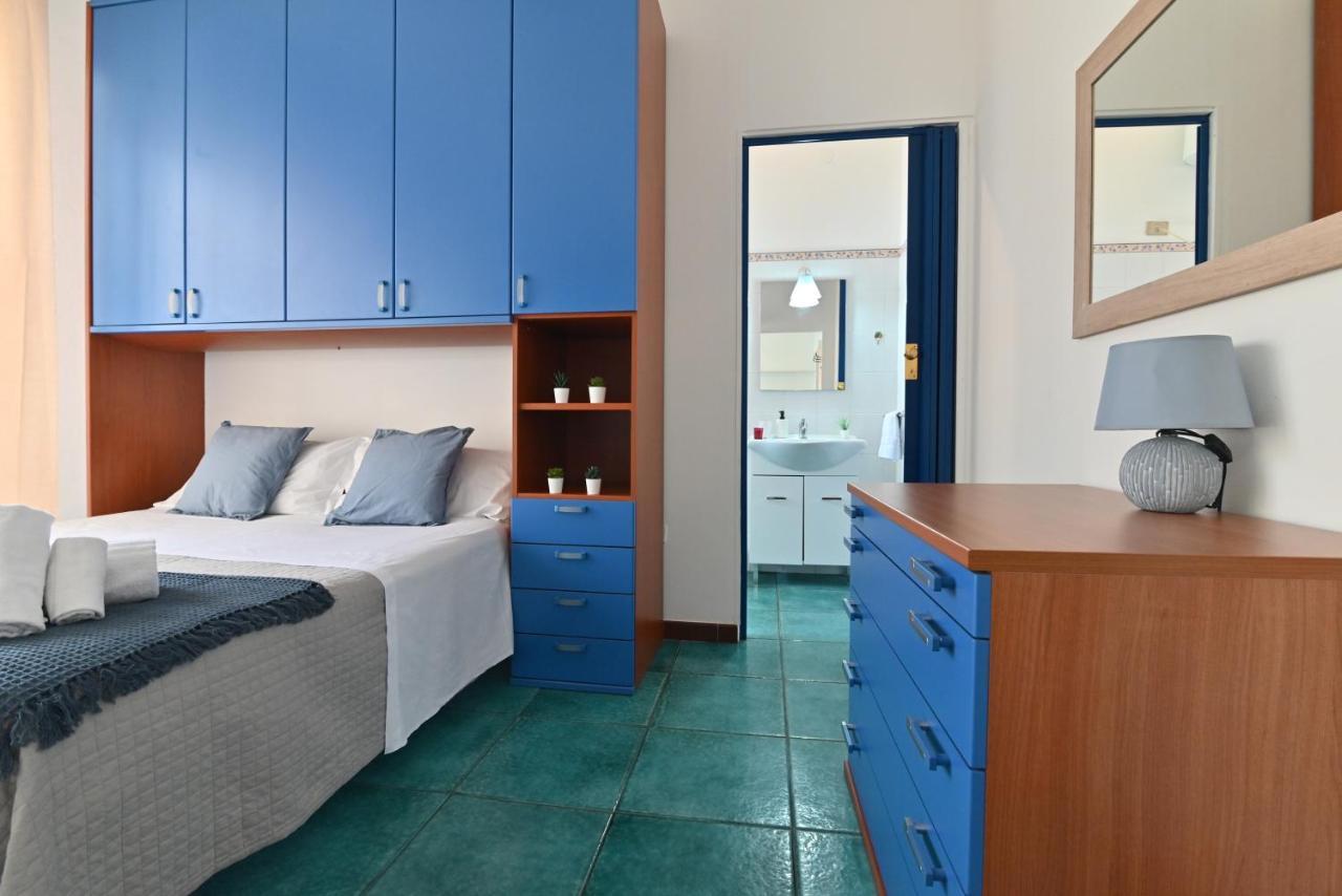 Izzhome Holiday Terrace Каляри Екстериор снимка