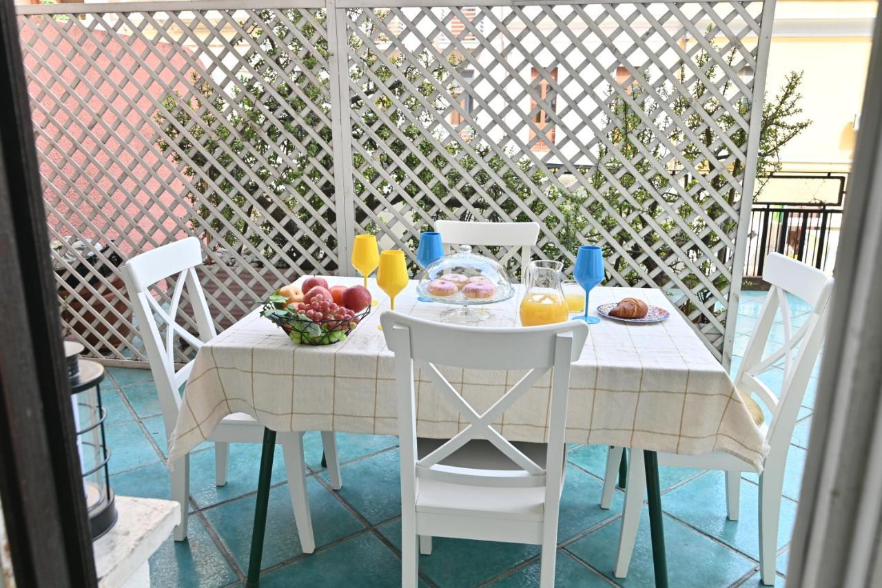 Izzhome Holiday Terrace Каляри Екстериор снимка