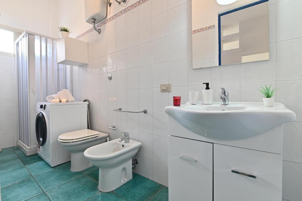 Izzhome Holiday Terrace Каляри Екстериор снимка